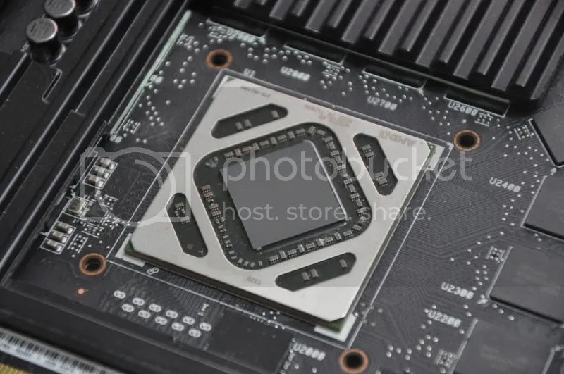 DSC 0765 Review: ASUS R9 280X Matrix Platinum